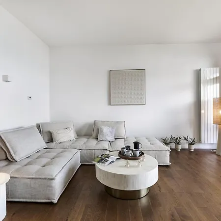 Appartement Elegant Panorama View With Pool - Happy